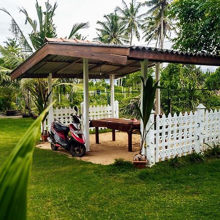 Beach Corner Hotel Weligama Exterior photo