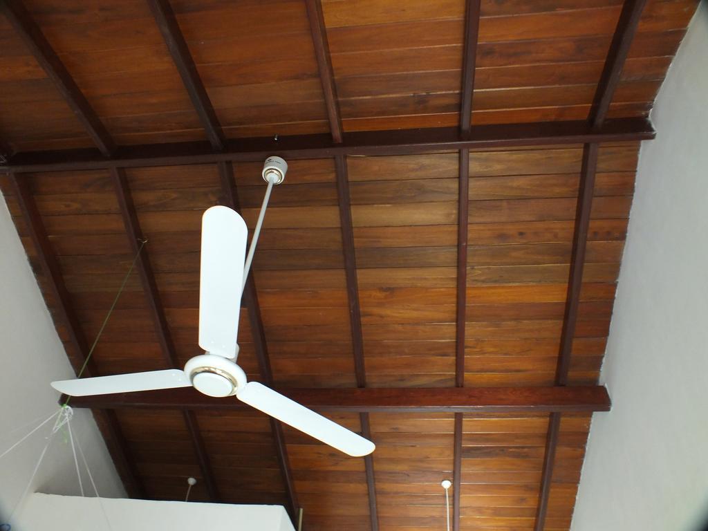 Beach Corner Hotel Weligama Exterior photo