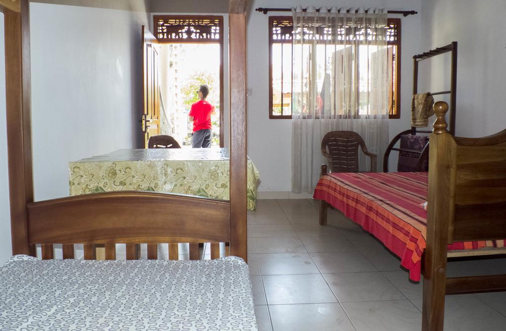 Beach Corner Hotel Weligama Exterior photo
