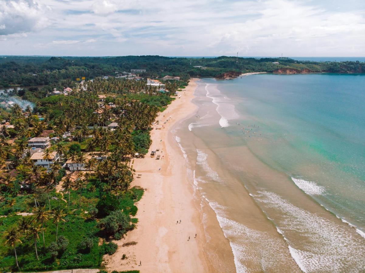 Beach Corner Hotel Weligama Exterior photo