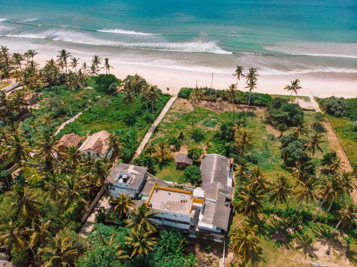 Beach Corner Hotel Weligama Exterior photo